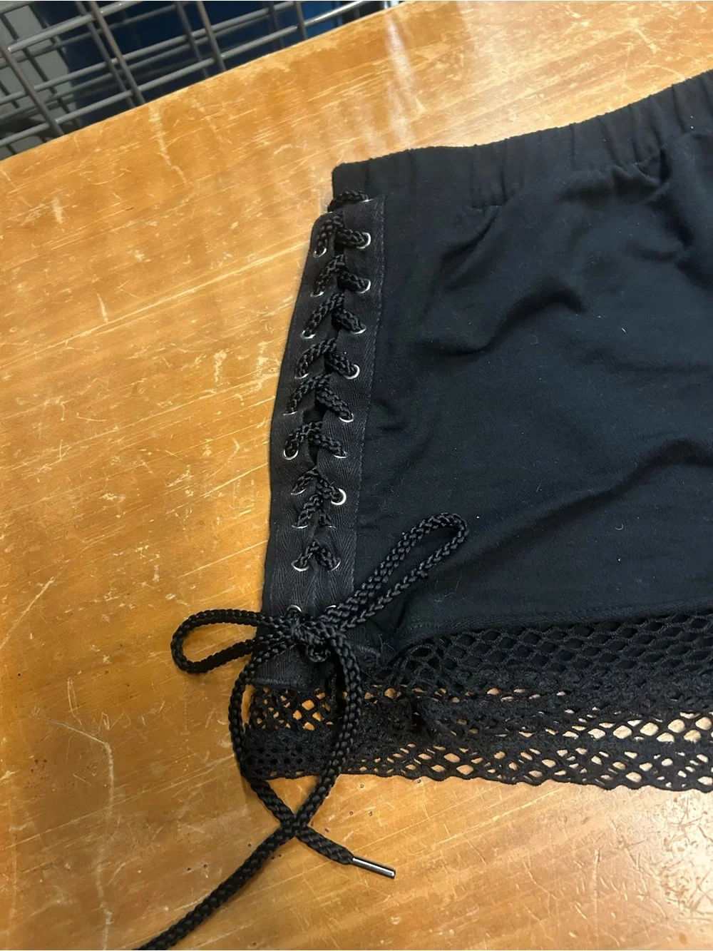 Hot Topic Black Lace-Up mesh Trim Women’s Shorts 🩳 L - Picture 2 of 8